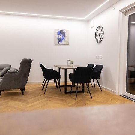 Neubau Apartment Mit Kamin Und Terrasse In Premium Lage Parkplatz Inklusive Bielefeld Extérieur photo