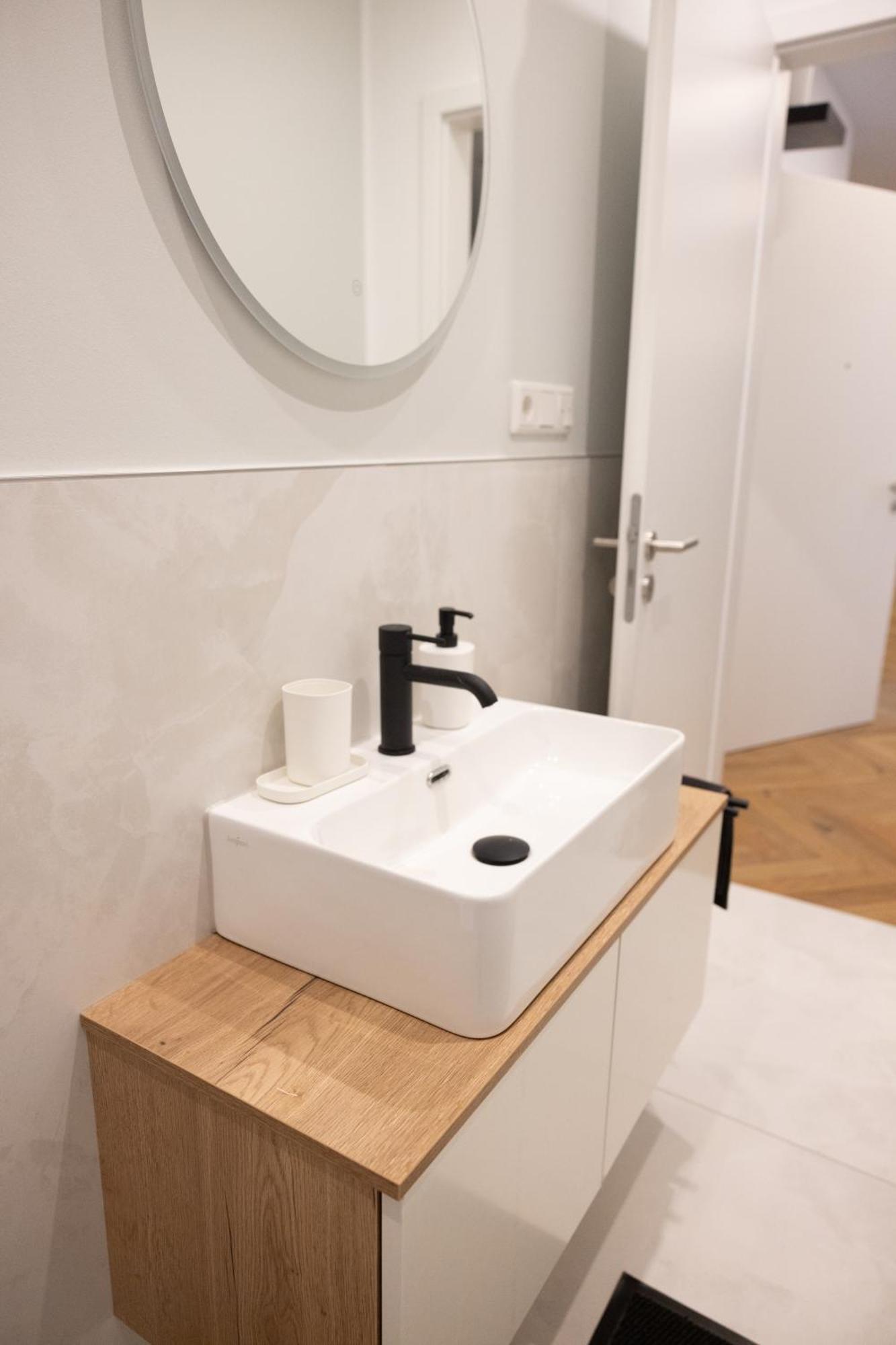 Neubau Apartment Mit Kamin Und Terrasse In Premium Lage Parkplatz Inklusive Bielefeld Extérieur photo
